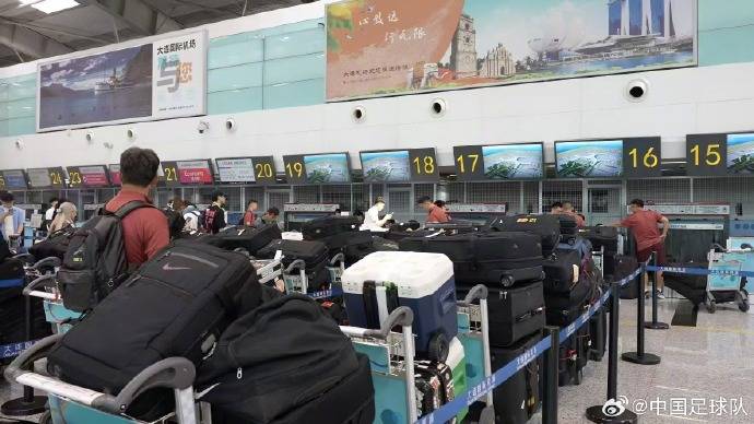 行李太多？中國國家橄欖球隊的官方回應：56件設(shè)備的具體情況如下