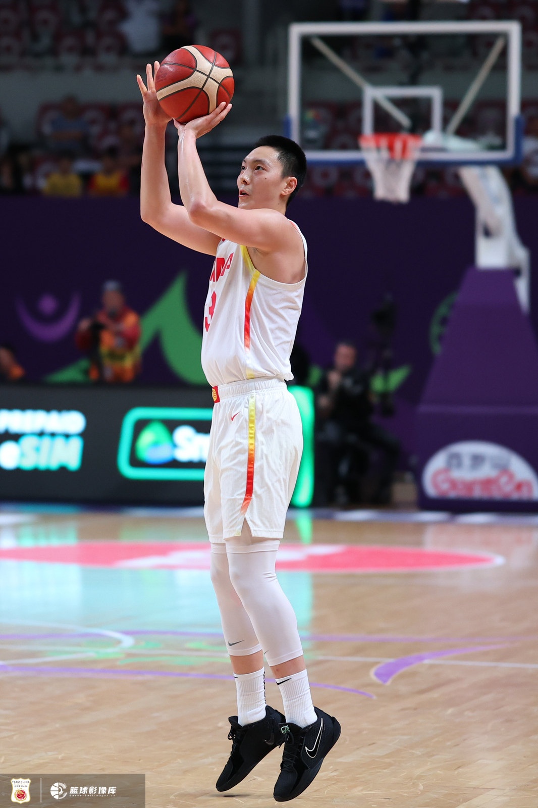 媒體人員：中國男子籃球隊的首發(fā)調(diào)整 并將不在替補(bǔ)席上得分的球員找到自己的身份