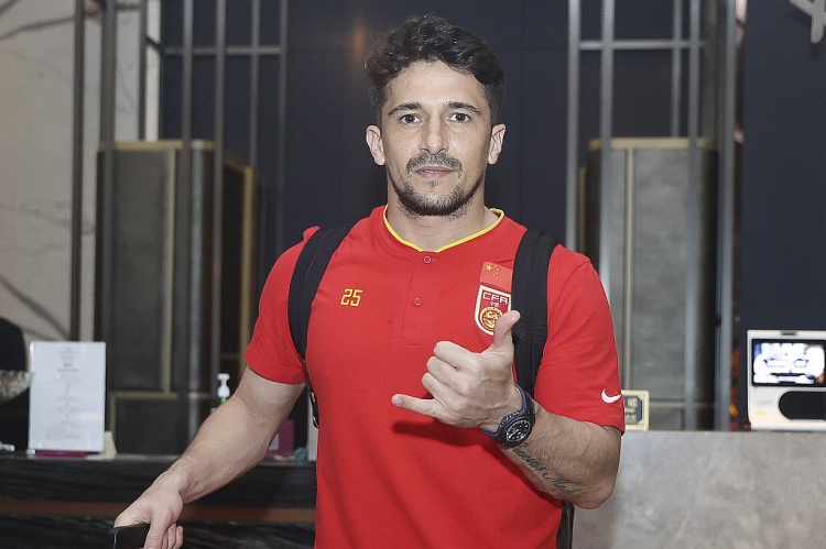 Luo Guofu：離開中國三年后 我仍然是中國公民 當(dāng)我成為一個(gè)歸化的人時(shí) 我對(duì)金錢的看法不多