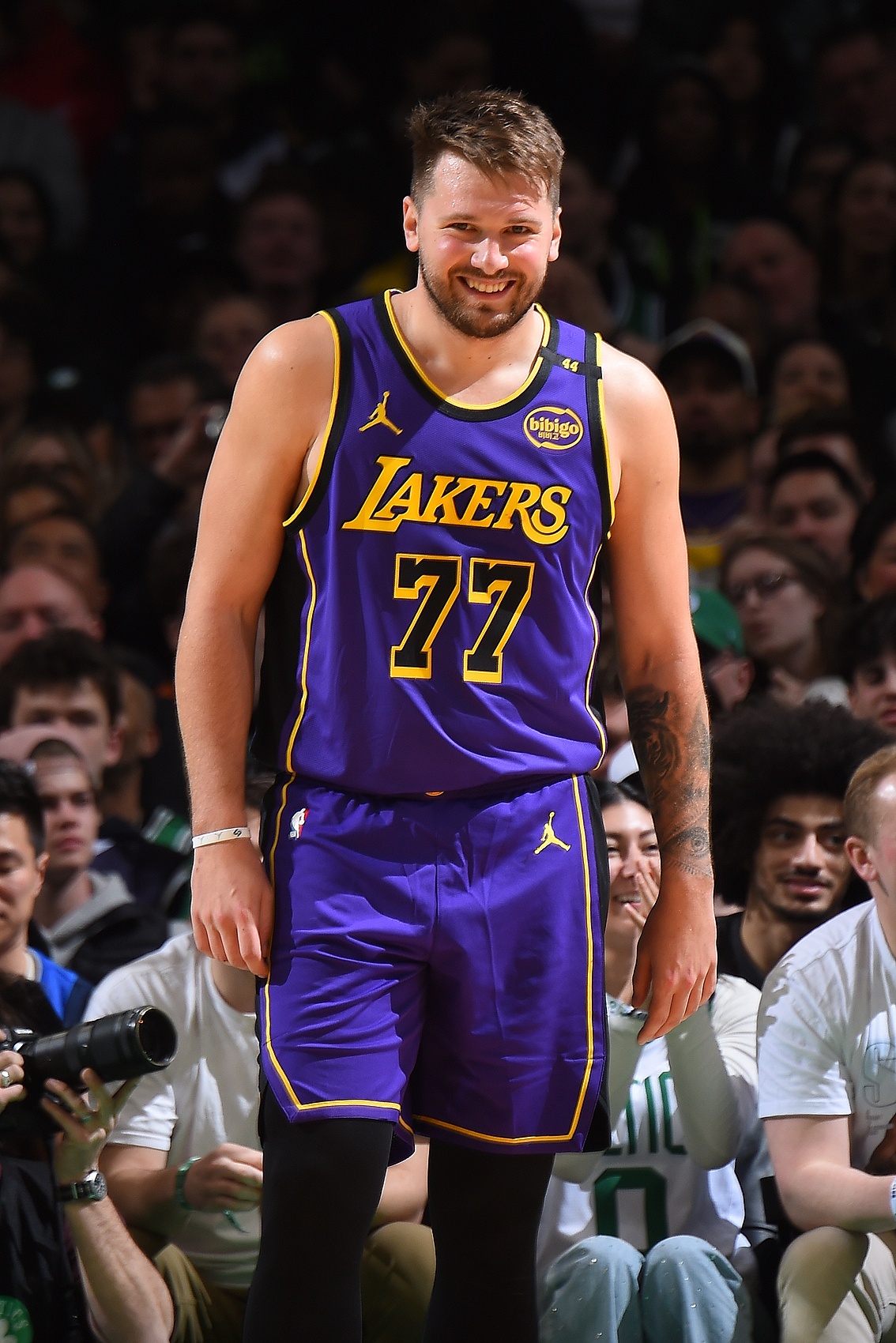 大錢！湖人可以在27年內(nèi)與Doncic簽約3.23億 如果您等待1年 則可以簽署4.18億次5年